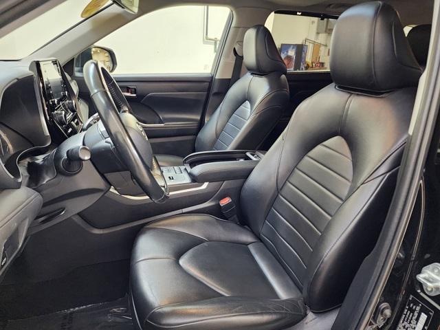 used 2022 Toyota Highlander car, priced at $29,990