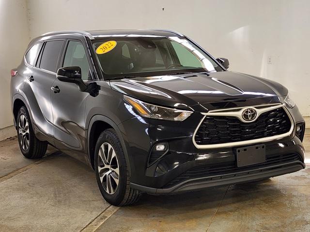 used 2022 Toyota Highlander car, priced at $29,990