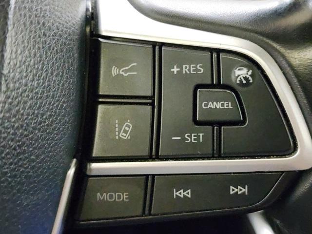 used 2022 Toyota Highlander car, priced at $29,990