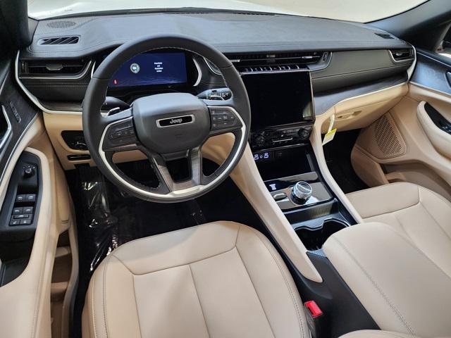 new 2025 Jeep Grand Cherokee car, priced at $44,096