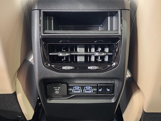 new 2025 Jeep Grand Cherokee car, priced at $44,096