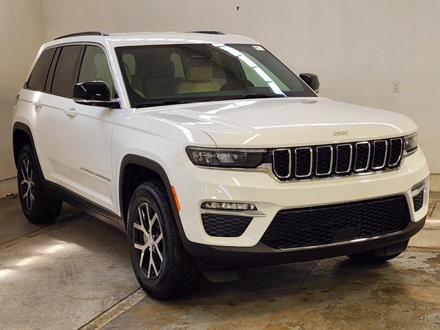 new 2025 Jeep Grand Cherokee car, priced at $44,096