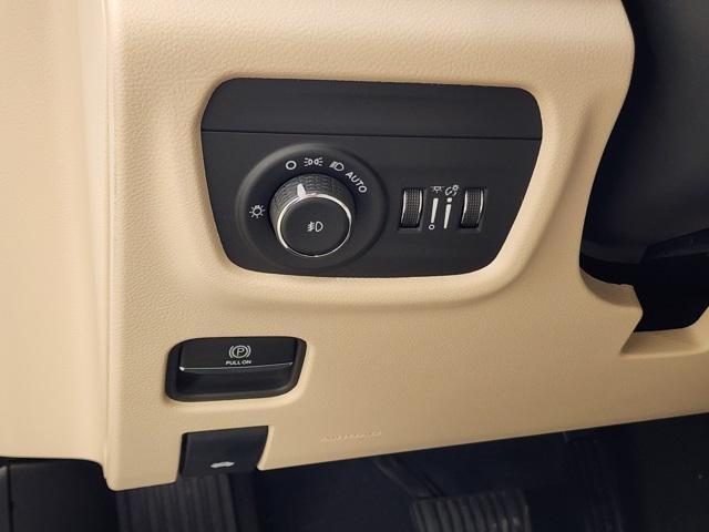 new 2025 Jeep Grand Cherokee car, priced at $44,096