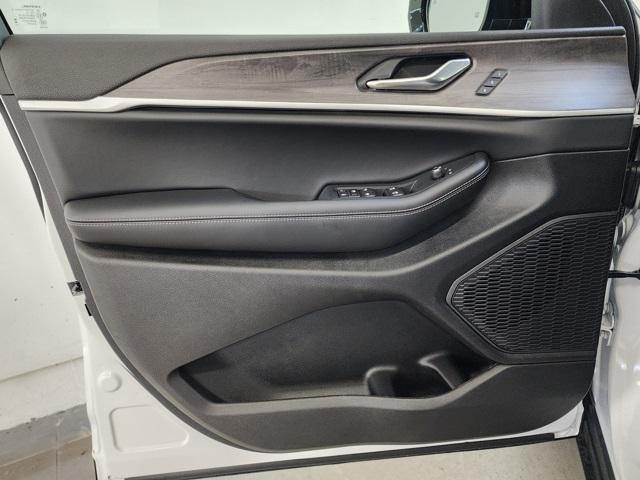 new 2025 Jeep Grand Cherokee car, priced at $46,426