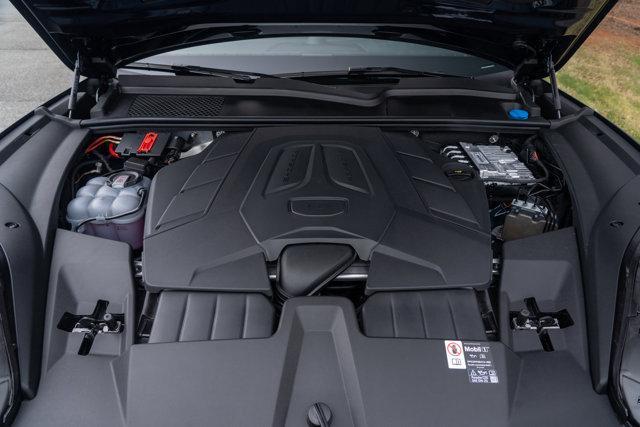 new 2025 Porsche Cayenne car, priced at $109,605