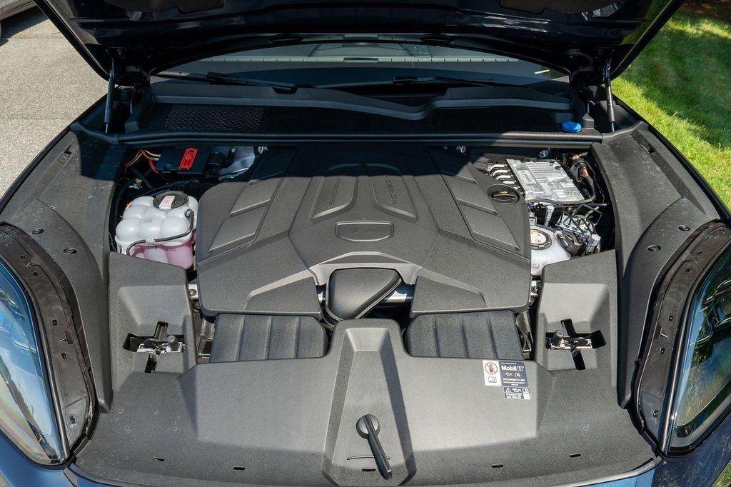 new 2025 Porsche Cayenne car, priced at $121,975