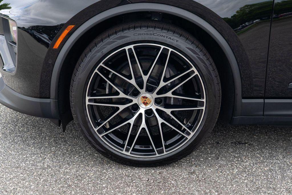 new 2025 Porsche Macan car, priced at $95,915