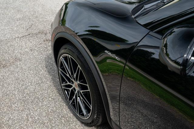 new 2025 Porsche Macan car, priced at $95,915