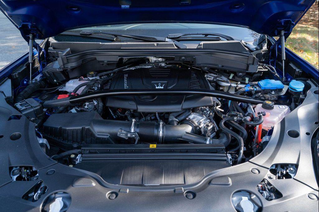 new 2025 Maserati Grecale car, priced at $80,235