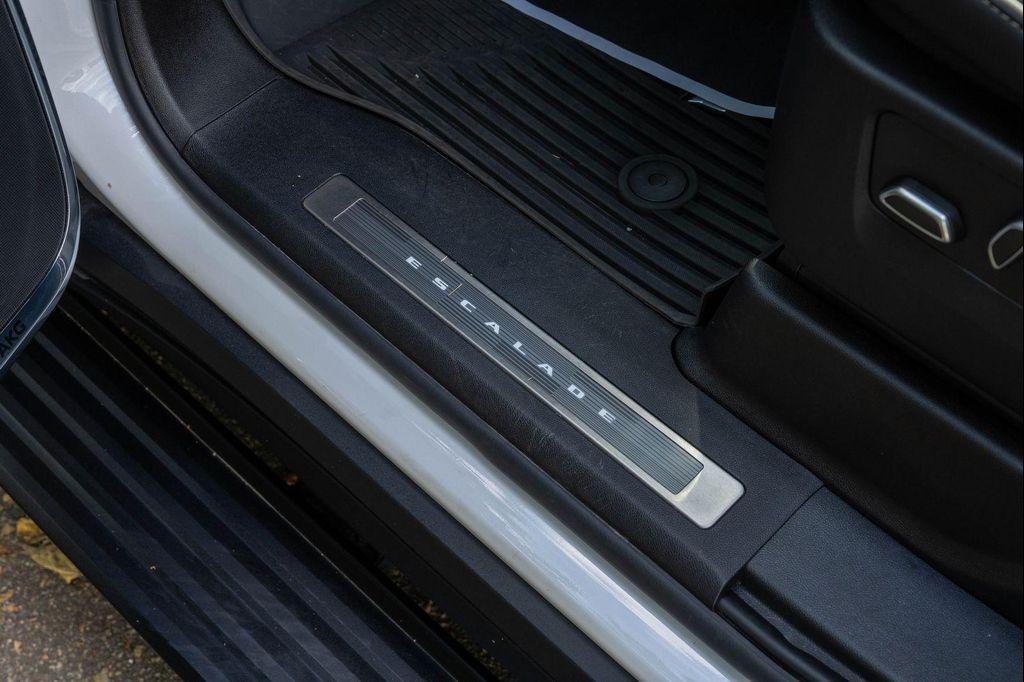 used 2023 Cadillac Escalade ESV car, priced at $79,850