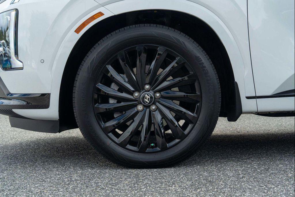 used 2025 Hyundai Palisade car, priced at $48,997