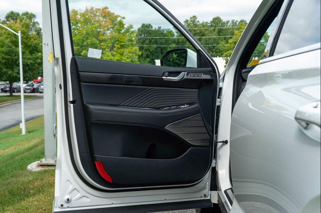 used 2025 Hyundai Palisade car, priced at $48,997