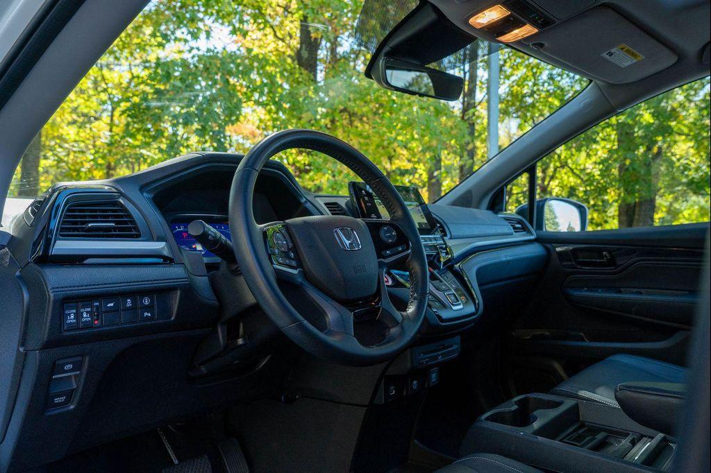 used 2023 Honda Odyssey car, priced at $39,990