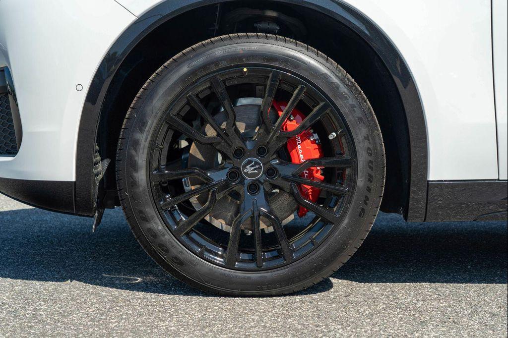 new 2025 Maserati Grecale car, priced at $81,400