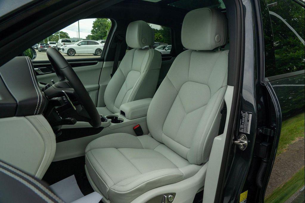 new 2025 Porsche Macan car, priced at $78,285
