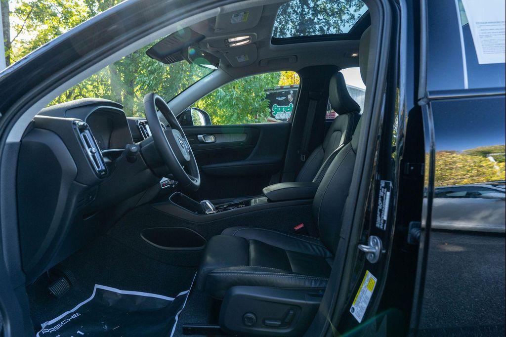 used 2024 Volvo XC40 car, priced at $37,990