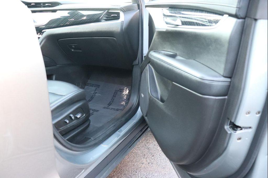 used 2023 Cadillac XT6 car, priced at $29,995