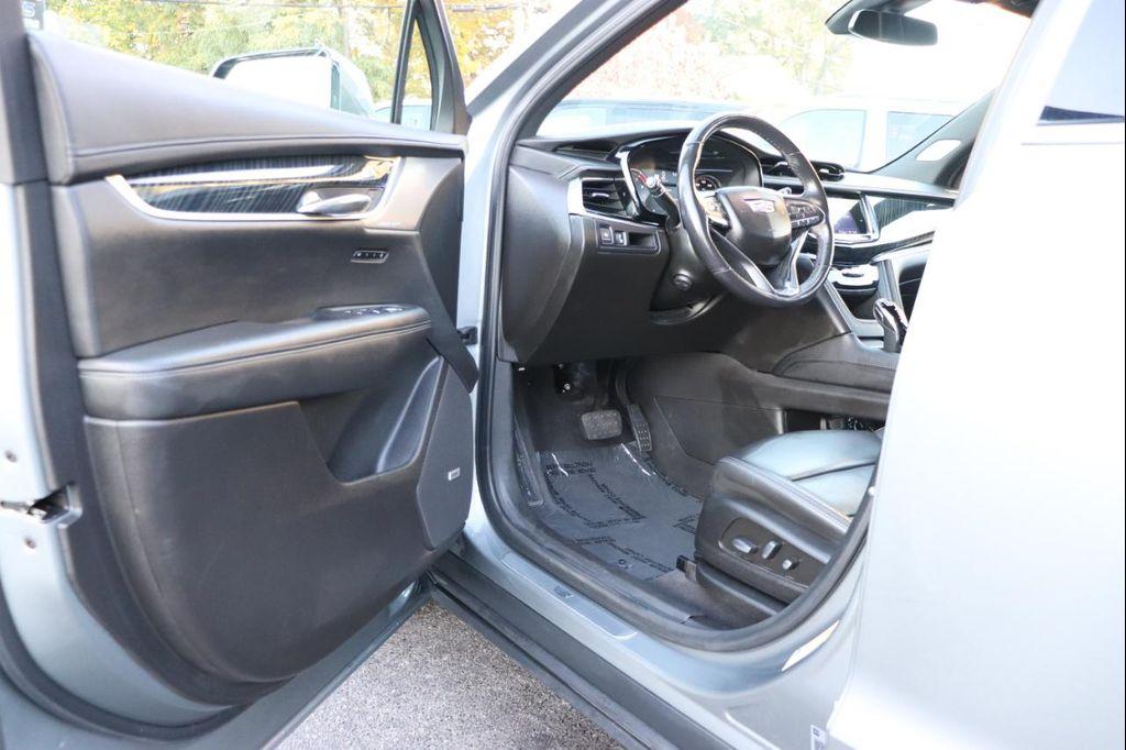 used 2023 Cadillac XT6 car, priced at $29,995