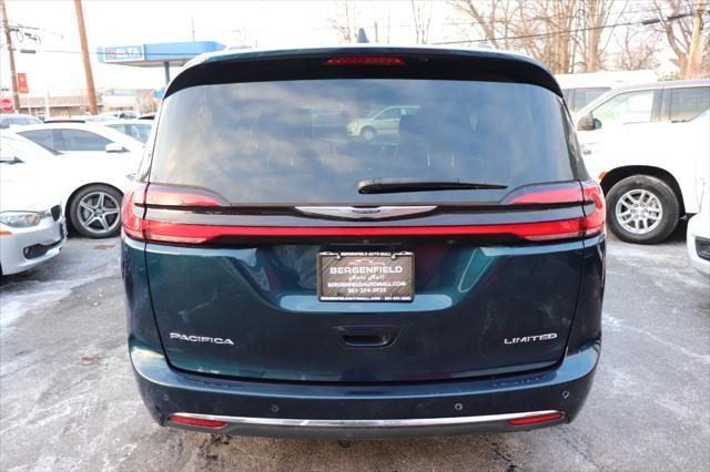 used 2023 Chrysler Pacifica car, priced at $27,495