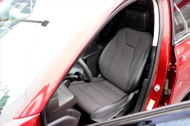 used 2023 Buick Envision car, priced at $22,495