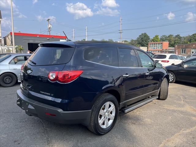 used 2010 Chevrolet Traverse car, priced at $3,995