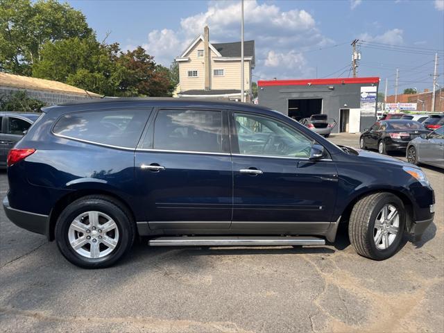 used 2010 Chevrolet Traverse car, priced at $3,995