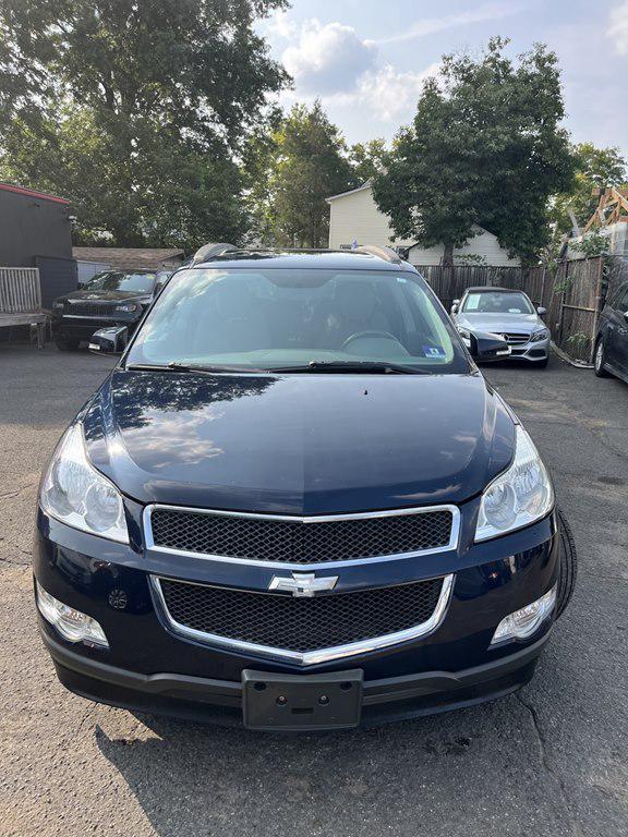 used 2010 Chevrolet Traverse car, priced at $3,995