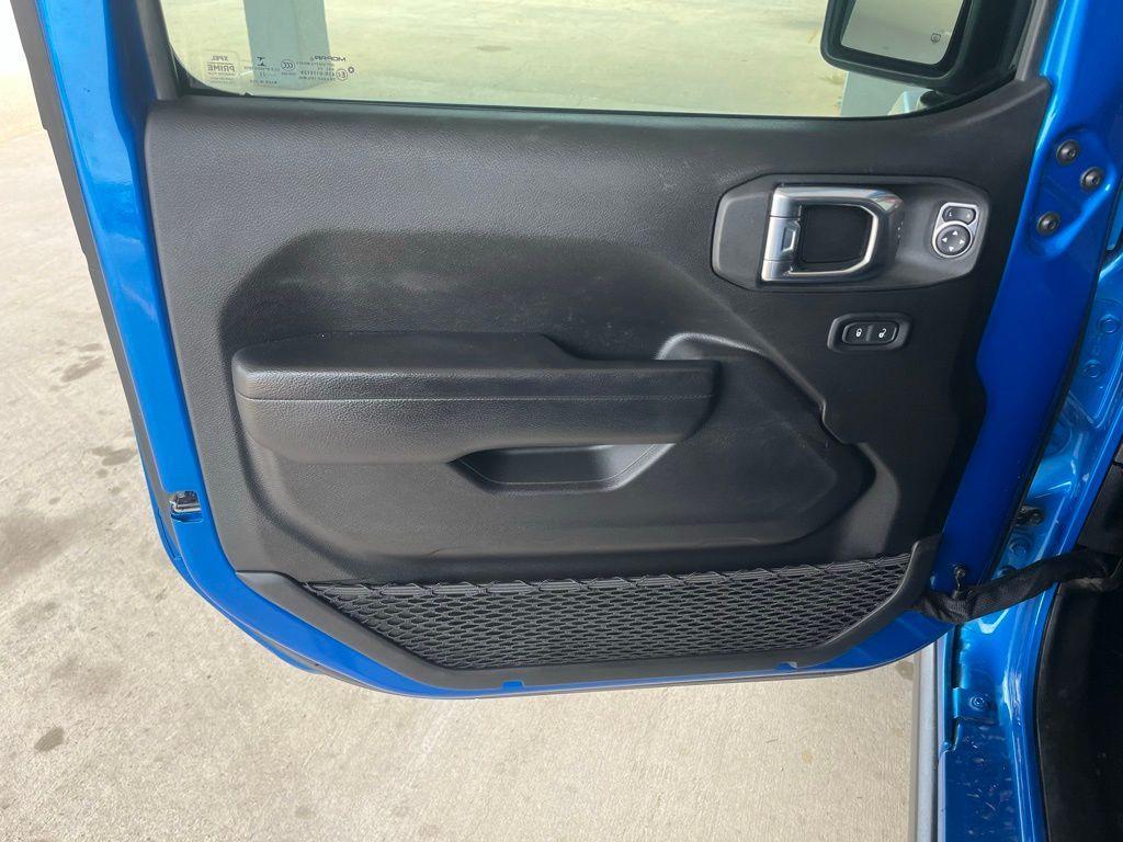 used 2022 Jeep Gladiator car, priced at $37,619