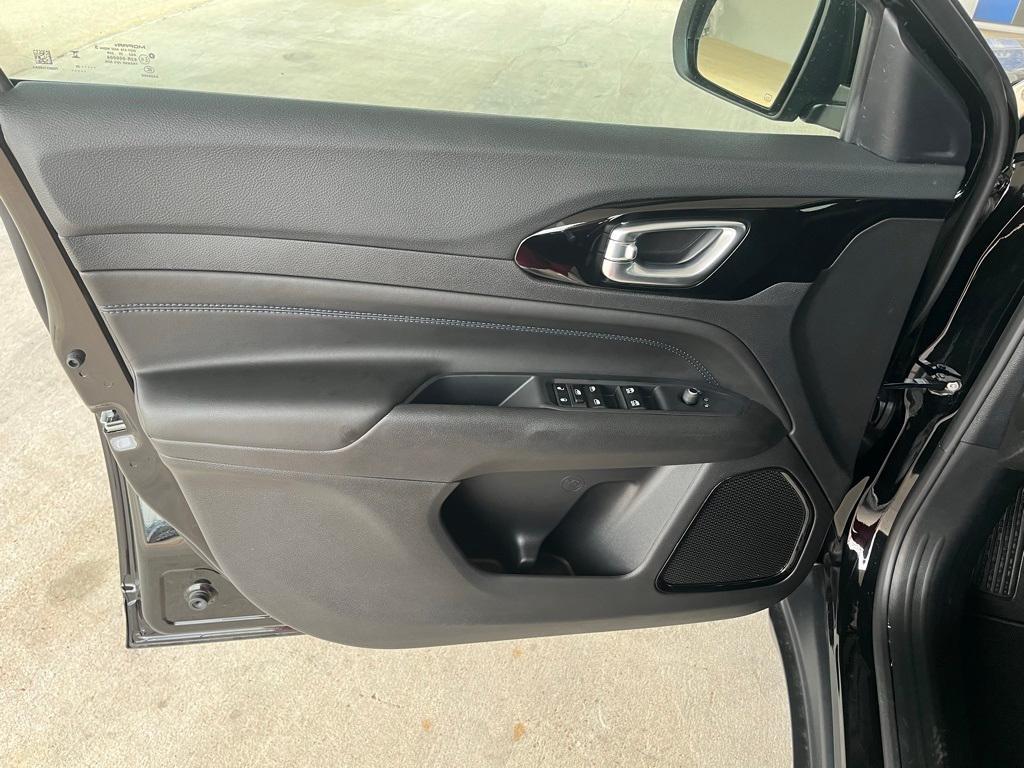 new 2025 Jeep Compass car, priced at $27,699