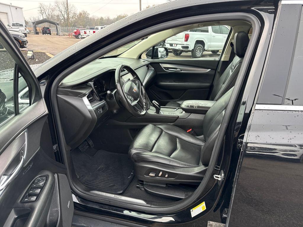 used 2018 Cadillac XT5 car, priced at $17,562
