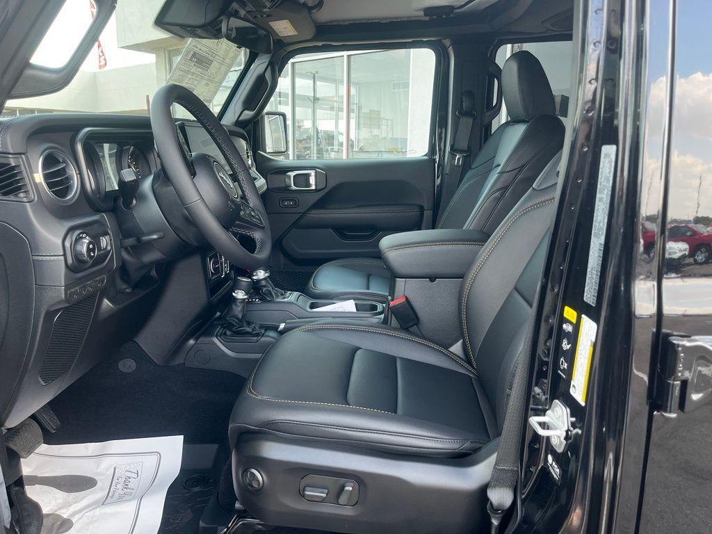 new 2025 Jeep Gladiator car, priced at $44,999