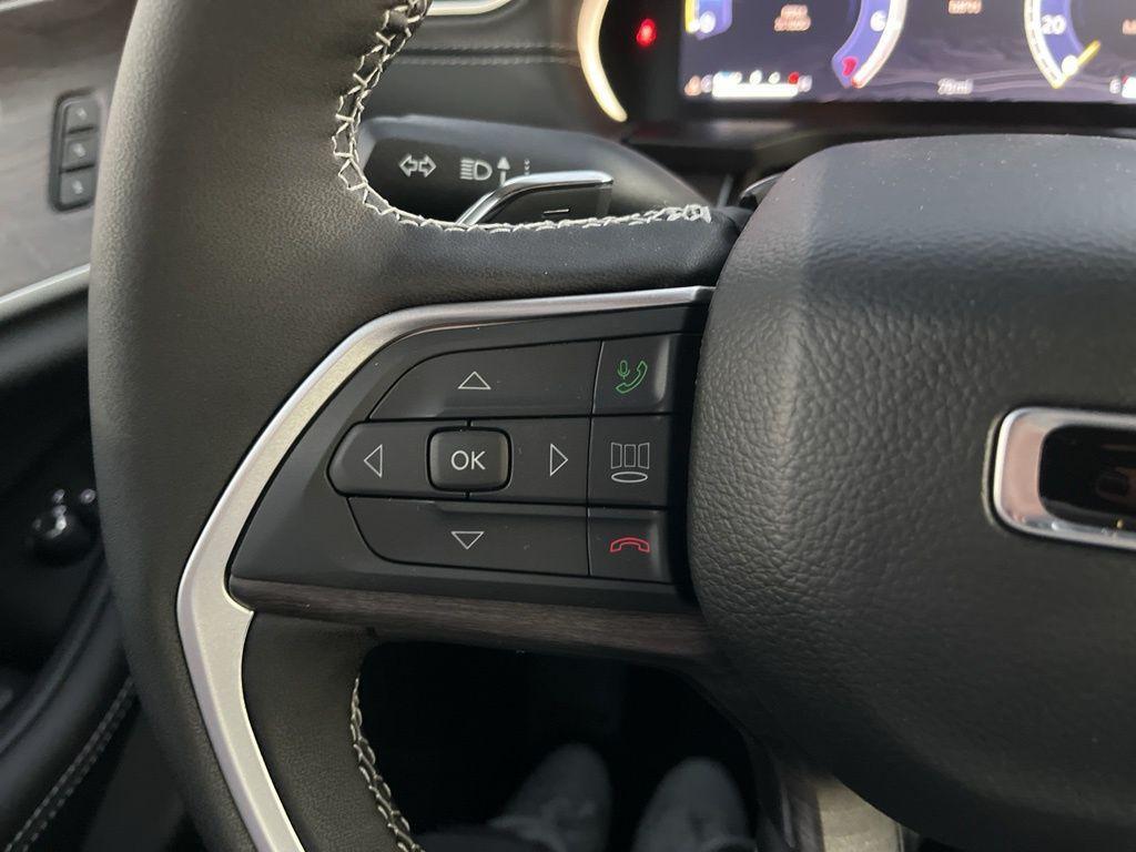 new 2025 Jeep Grand Cherokee car, priced at $46,481