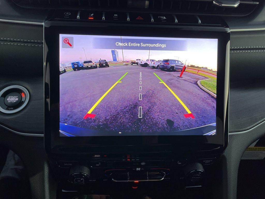 new 2025 Jeep Grand Cherokee car, priced at $46,481