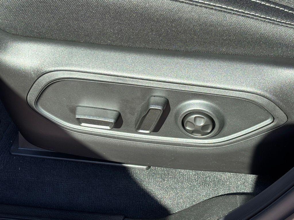 new 2025 Jeep Grand Cherokee car, priced at $38,861