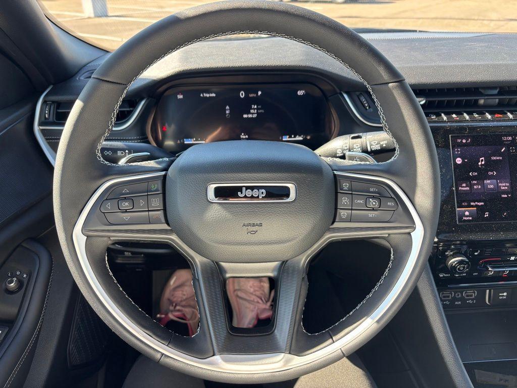 new 2025 Jeep Grand Cherokee car, priced at $38,861