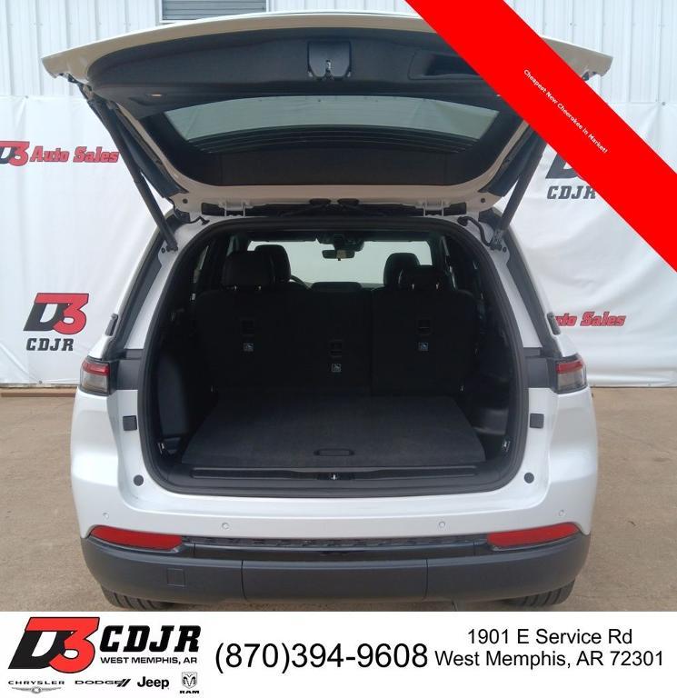 new 2025 Jeep Grand Cherokee car, priced at $42,799