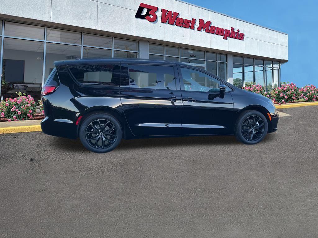 new 2026 Chrysler Pacifica car, priced at $41,000