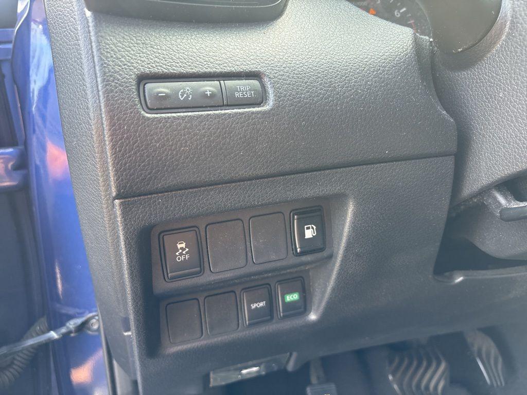 used 2018 Nissan Rogue car, priced at $15,319