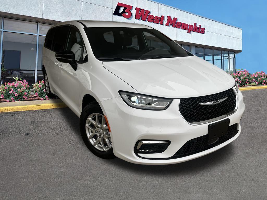 new 2026 Chrysler Pacifica car, priced at $38,286