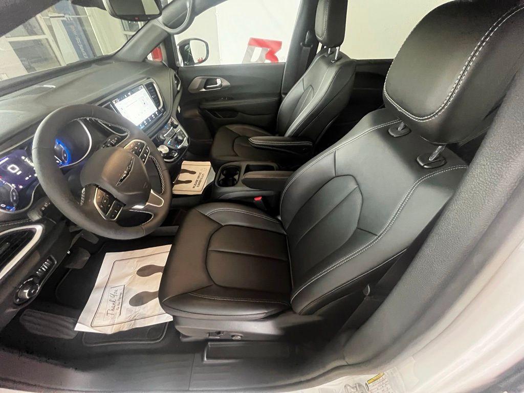 new 2026 Chrysler Pacifica car, priced at $38,286