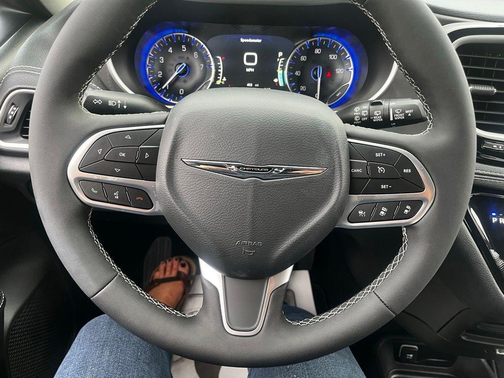 new 2026 Chrysler Pacifica car, priced at $38,286