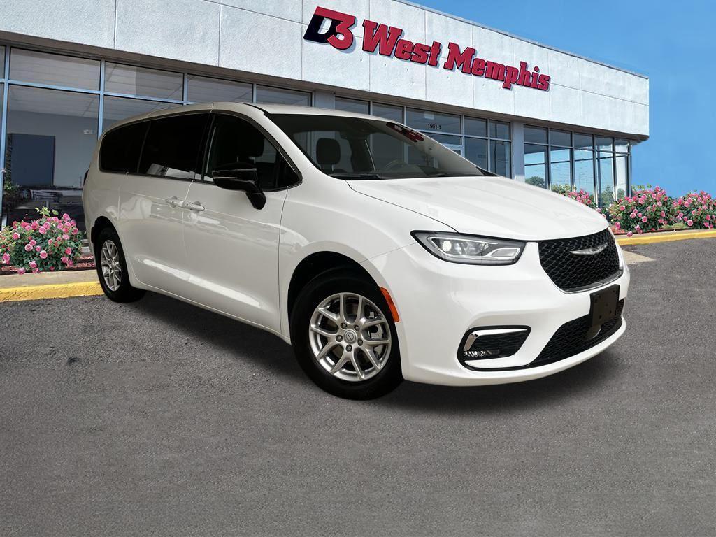 new 2026 Chrysler Pacifica car, priced at $38,286