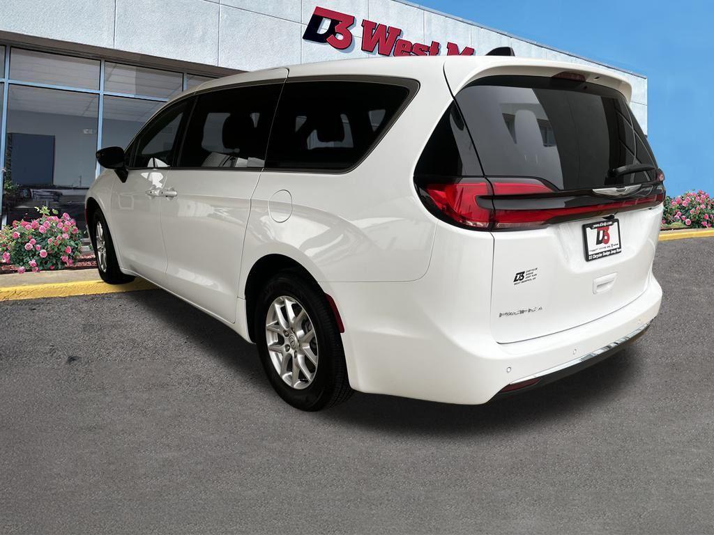 new 2026 Chrysler Pacifica car, priced at $38,286