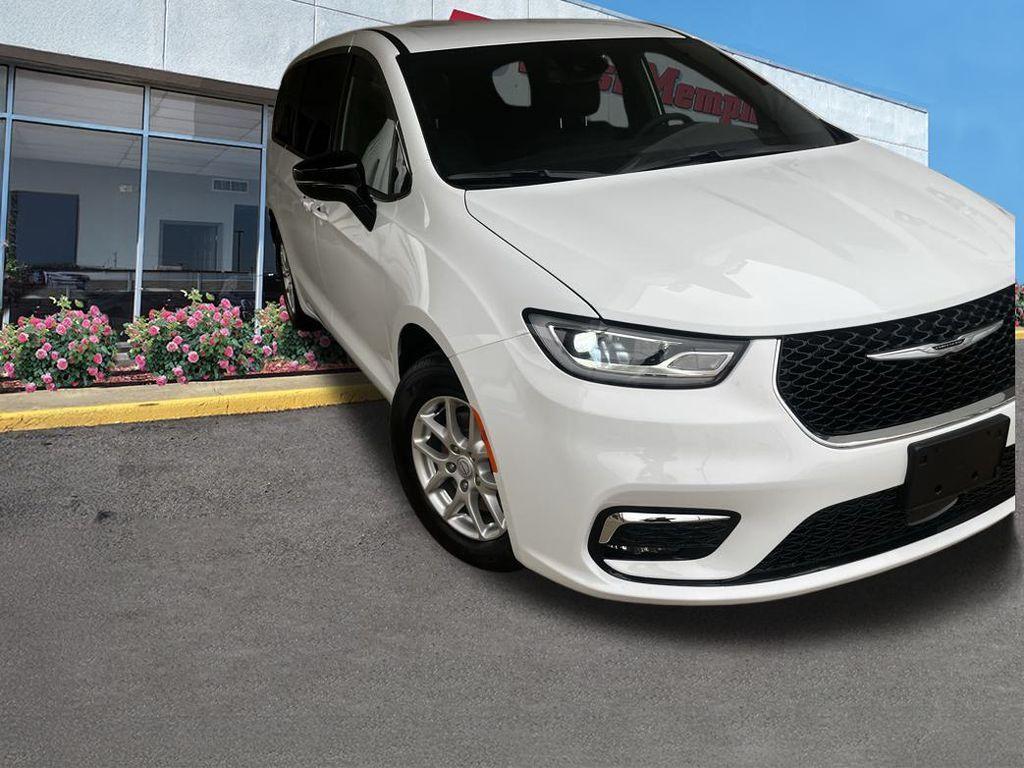 new 2026 Chrysler Pacifica car, priced at $38,286