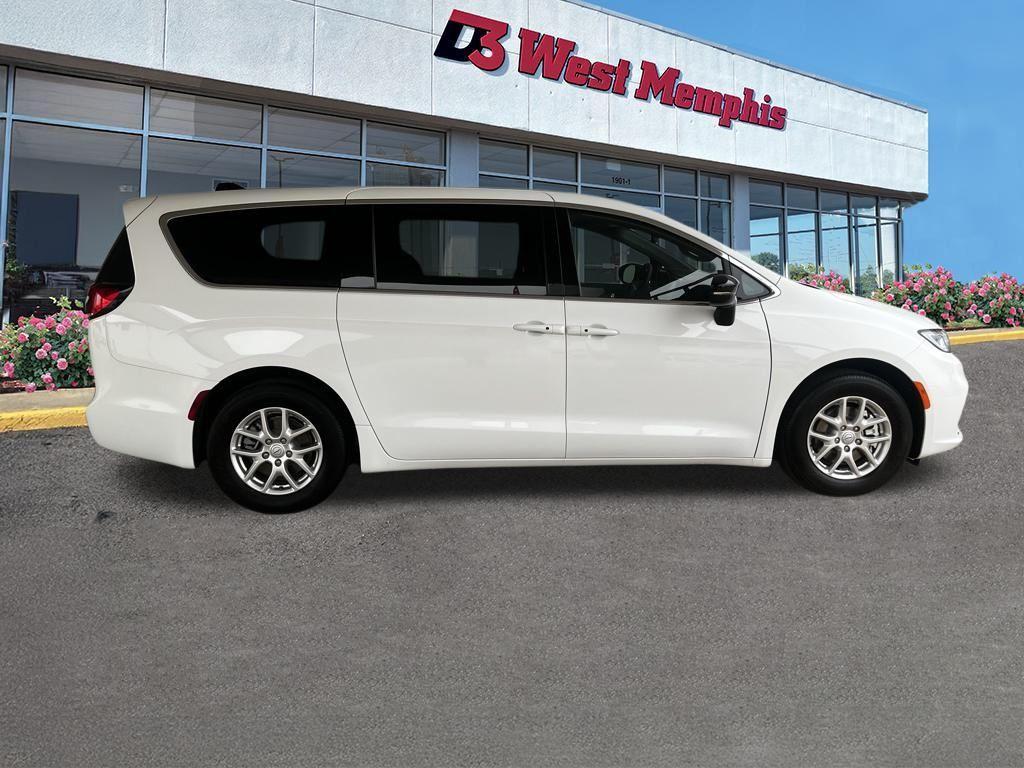 new 2026 Chrysler Pacifica car, priced at $38,286