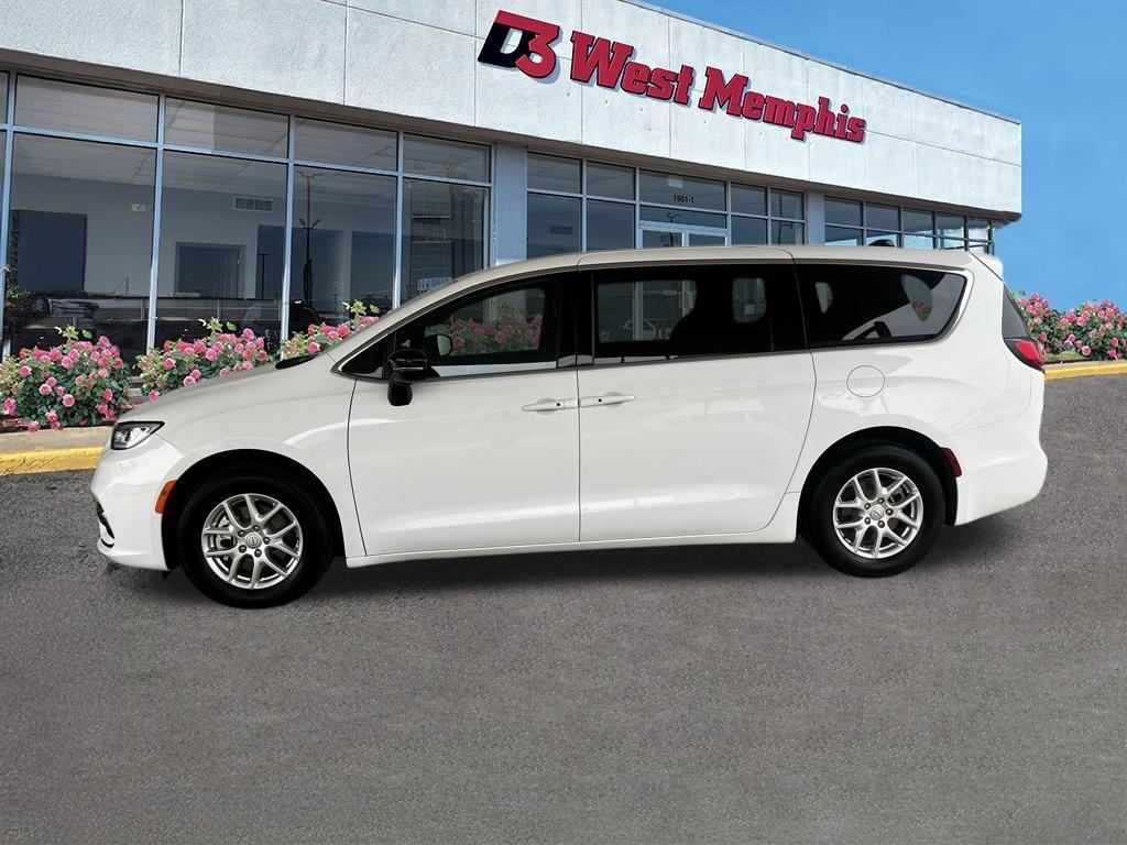 new 2026 Chrysler Pacifica car, priced at $38,286