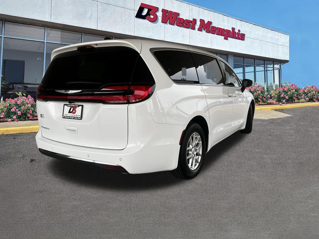 new 2026 Chrysler Pacifica car, priced at $38,286