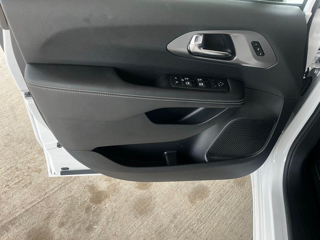 new 2026 Chrysler Pacifica car, priced at $38,286