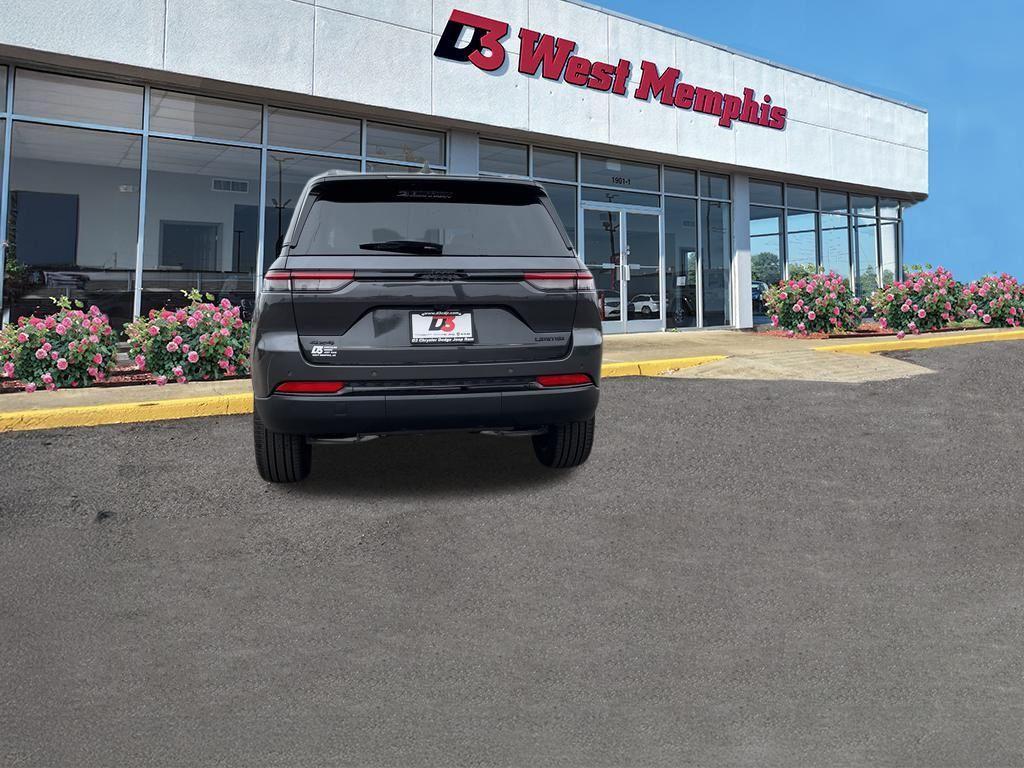 new 2025 Jeep Grand Cherokee car, priced at $45,180