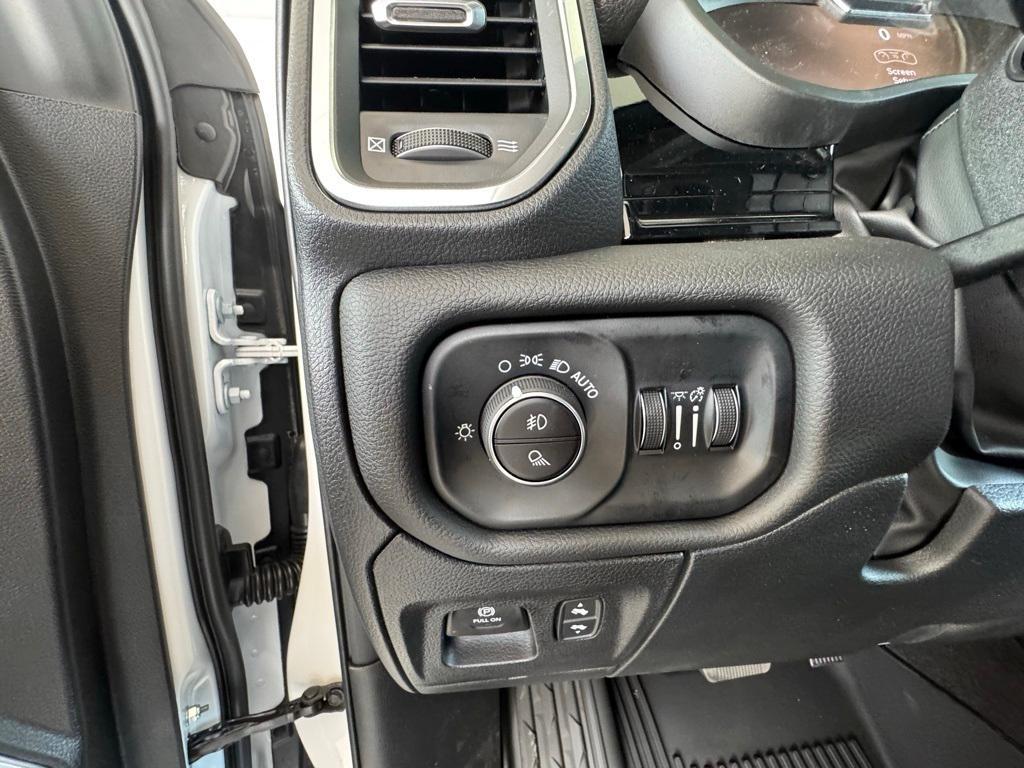 new 2025 Ram 1500 car, priced at $57,771